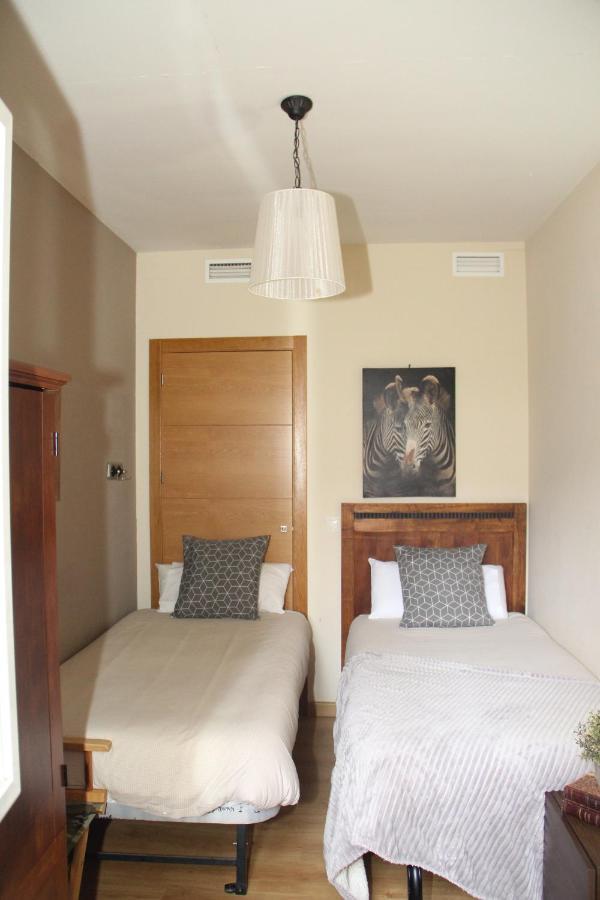 Apartamentos Alcazar De บาเอซา ภายนอก รูปภาพ