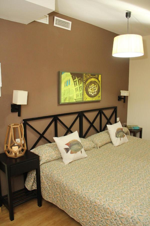 Apartamentos Alcazar De บาเอซา ภายนอก รูปภาพ